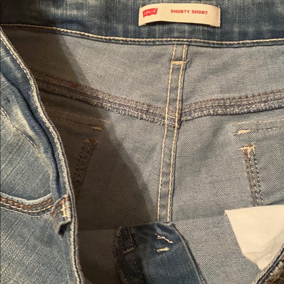 Girls size 16 Levi’s Short Shorts - Picture 3 of 6